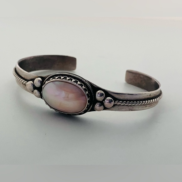 Sterling Silver Mother of Pearl Cuff Native American Vintage Bracelet - Picture 2 of 6